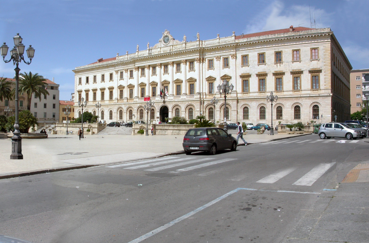 Sassari - Palazzo provincia - vista diurna